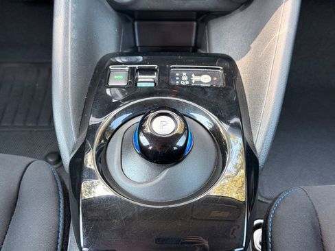 Used 2018 Nissan Leaf SV FWD image 22
