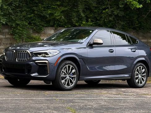 Used 2022 BMW X6 M50i w/ Premium Package AWD/4WD image 13