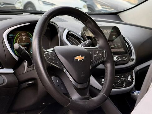Used 2017 Chevrolet Volt LT FWD image 13