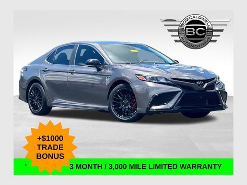 Used 2023 Toyota Camry SE FWD image 1