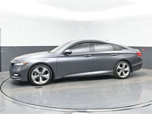 Used 2018 Honda Accord Touring image 6