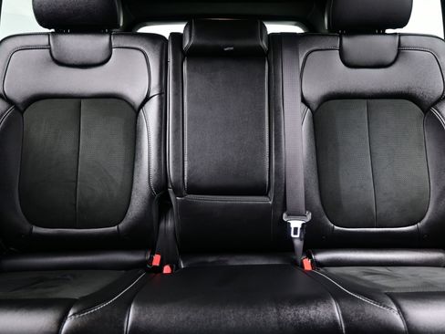 Used 2024 Jeep Grand Cherokee Altitude image 16