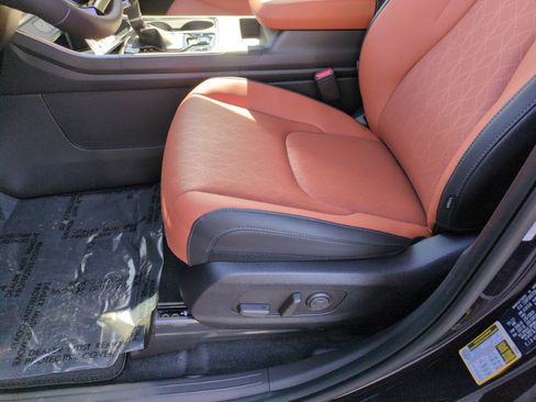 New 2026 Kia Carnival EX FWD image 16