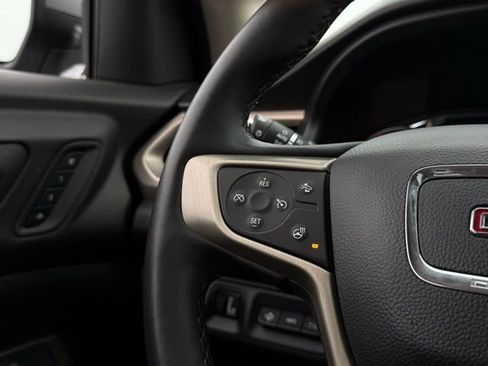 Used 2023 GMC Acadia Denali image 23