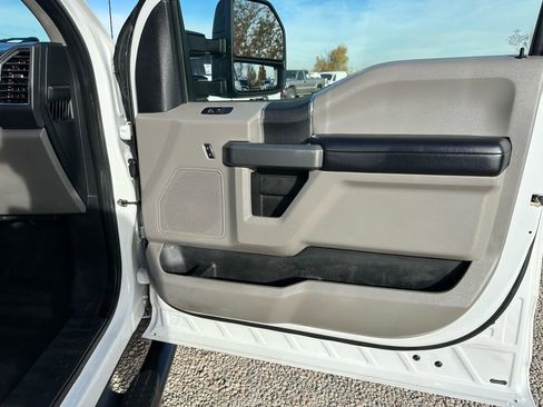 Used 2017 Ford F250 XLT image 13