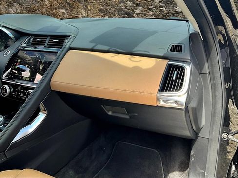 Used 2022 Jaguar E-PACE SE image 16