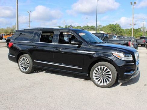 Used 2021 Lincoln Navigator L Reserve w/ Luxury Package image 12