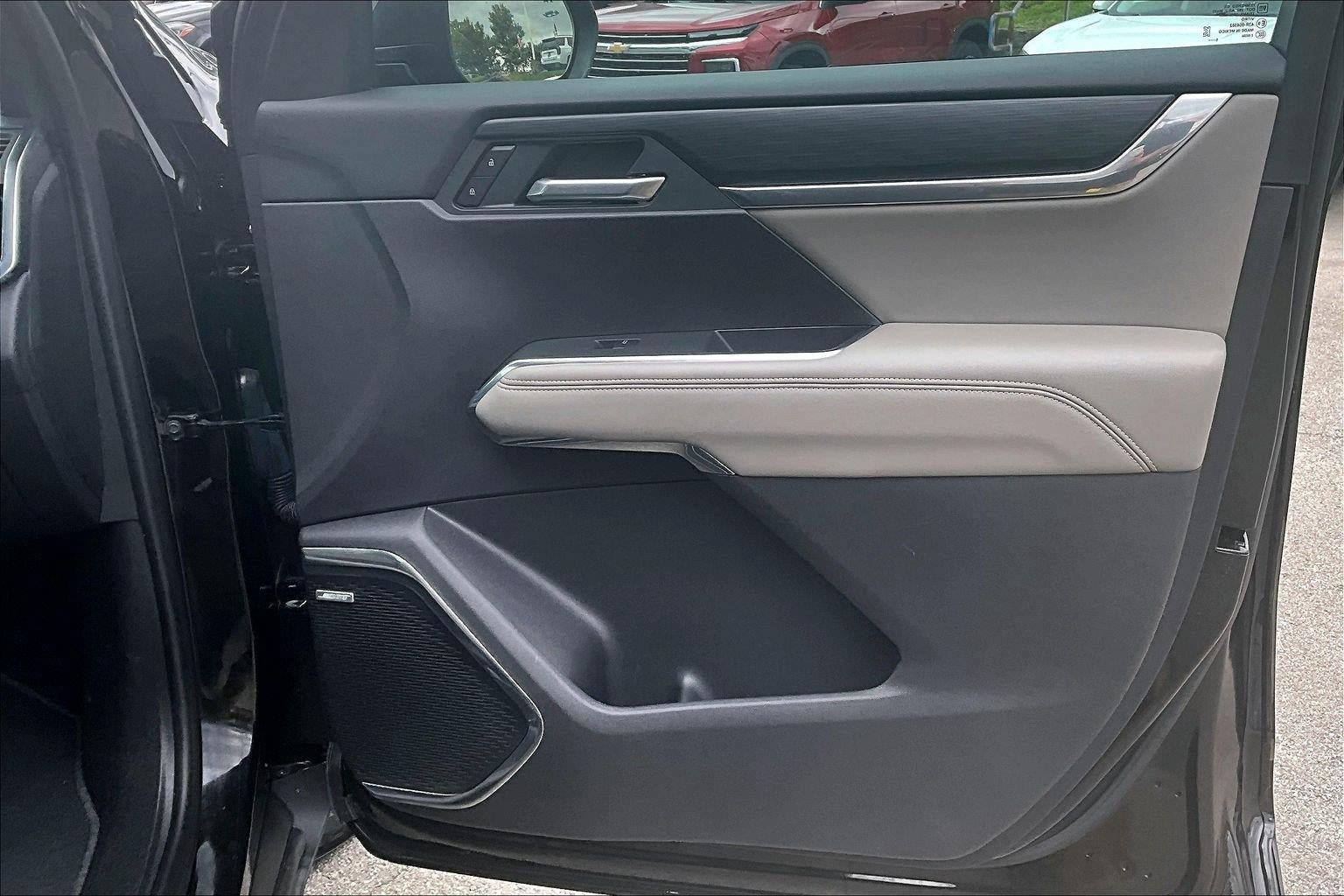 Used 2026 GMC Acadia Elevation w/ Elevation Premium Package FWD image 25