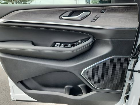 New 2025 Jeep Grand Cherokee Overland w/ Adv Protech Group III image 13