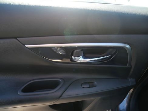 Used 2014 Nissan Altima 2.5 S w/ Sport Value Package image 22