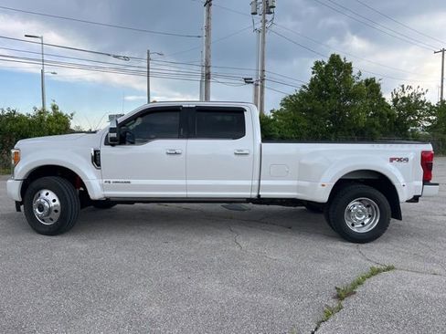 Used 2017 Ford F450 Platinum w/ Platinum Ultimate Package AWD/4WD image 3