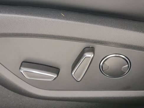 Used 2023 Lincoln Nautilus Reserve AWD/4WD image 14