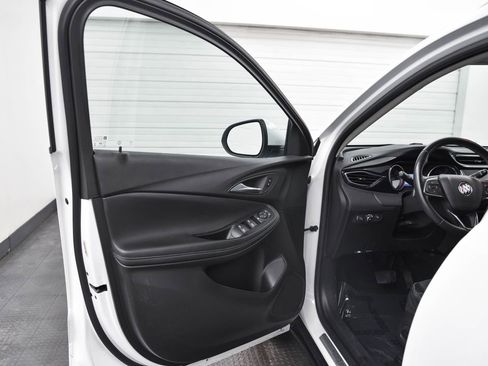 Used 2022 Buick Encore GX Select image 9