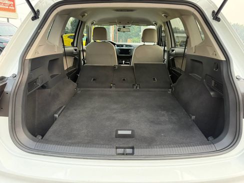 Used 2021 Volkswagen Tiguan SEL AWD/4WD image 14