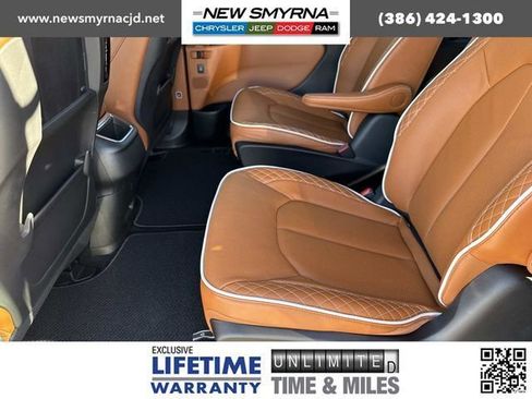 New 2026 Chrysler Pacifica Pinnacle image 9