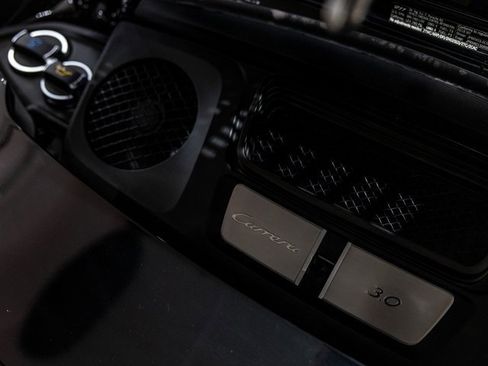 Used 2018 Porsche 911 Carrera image 28