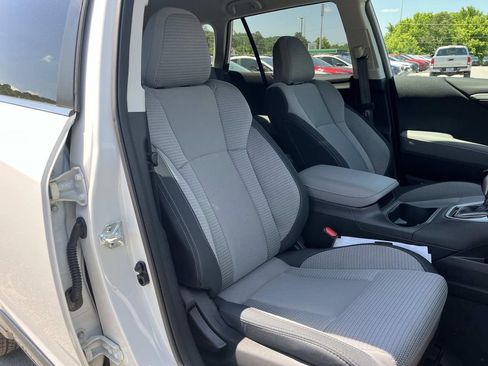 Certified 2025 Subaru Outback Premium w/ Popular Package #1A AWD/4WD image 26