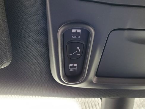 New 2026 Chrysler Pacifica Limited w/ S Appearance Package image 30