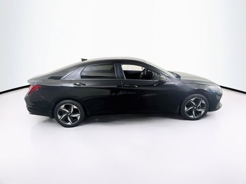 Used 2023 Hyundai Elantra SEL w/ Convenience Package FWD image 4