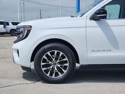 Used 2025 Ford Expedition Max Platinum AWD/4WD image 9