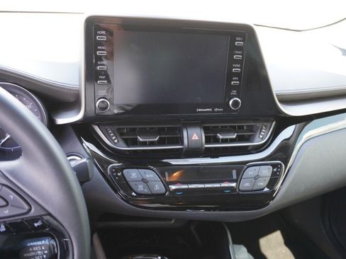 Used 2020 Toyota C-HR Limited FWD image 13