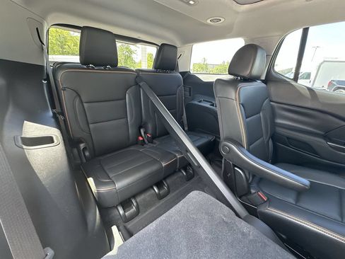 Used 2023 GMC Acadia AT4 w/ Technology Package AWD/4WD image 27