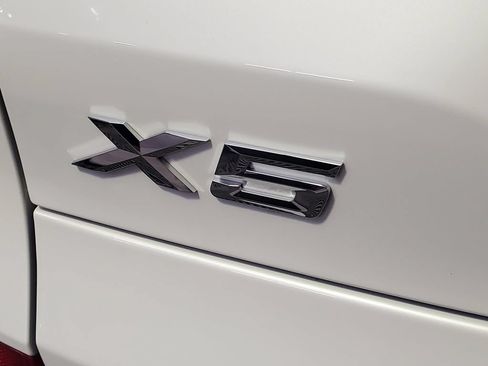 Used 2021 BMW X5 xDrive40i w/ M Sport Package AWD/4WD image 33