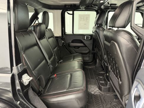 Used 2018 Jeep Wrangler Unlimited Rubicon w/ Safety Group AWD/4WD image 28