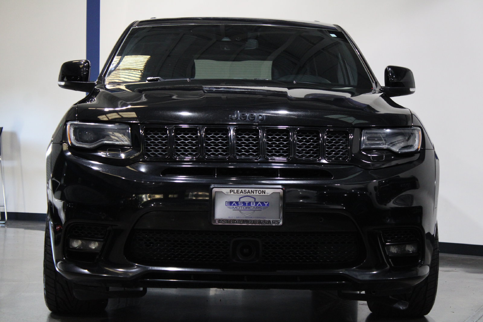 Used 2018 Jeep Grand Cherokee SRT AWD/4WD image 5