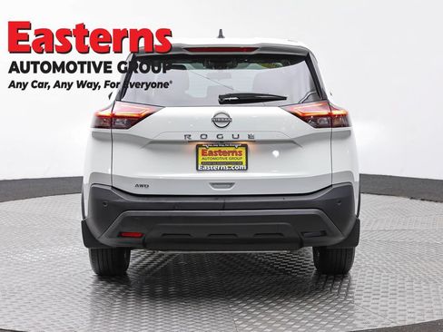 Used 2023 Nissan Rogue S AWD/4WD image 5