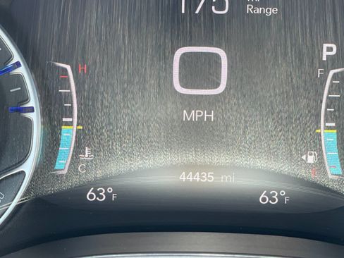 Used 2024 Chrysler Pacifica Touring-L FWD image 30