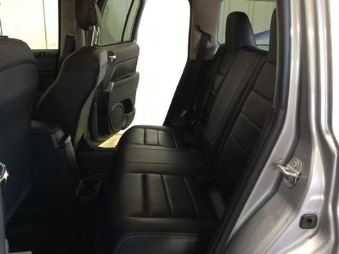 Used 2017 Jeep Patriot Sport image 34