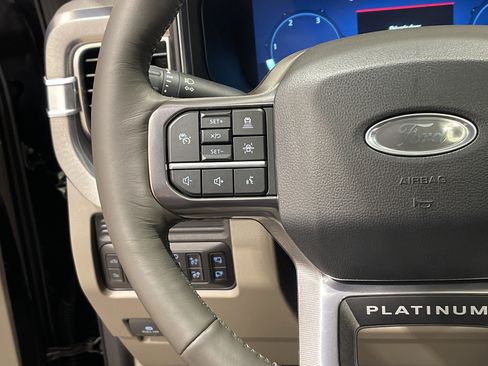 Used 2025 Ford F450 Platinum w/ Platinum Plus Package image 18