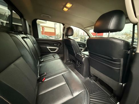 Used 2017 Nissan Titan SL image 29