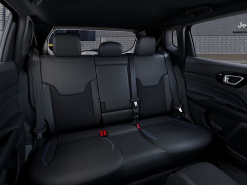 New 2026 Jeep Compass Latitude AWD/4WD image 15