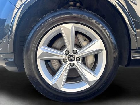 Used 2025 Audi Q7 3.0T Premium AWD/4WD image 47