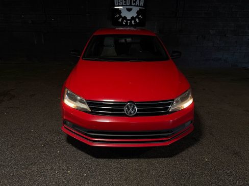 Used 2015 Volkswagen Jetta Sport FWD image 9