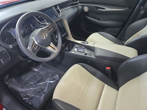 Certified 2025 INFINITI QX55 Essential AWD/4WD image 16