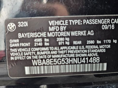 Used 2017 BMW 320i xDrive Sedan AWD/4WD image 37