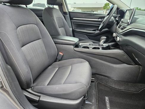 Used 2023 Nissan Altima 2.5 SV FWD image 19