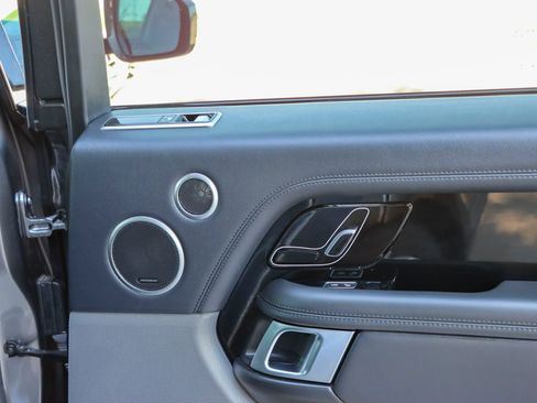 Used 2018 Land Rover Range Rover HSE AWD/4WD image 16