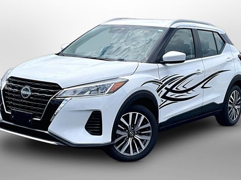 Used 2023 Nissan Kicks SV FWD image 13