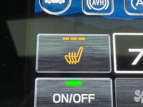 Used 2025 Subaru Outback Limited AWD/4WD image 6