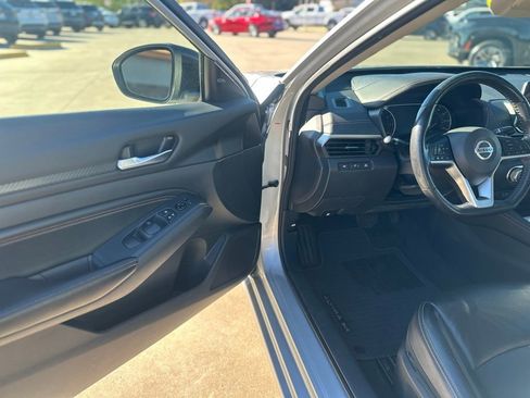 Used 2022 Nissan Altima 2.5 SR AWD/4WD image 13