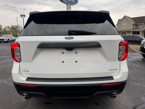 Used 2023 Ford Explorer XLT w/ Equipment Group 202A image 4
