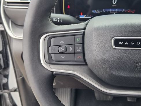 Certified 2025 Jeep Wagoneer L Series II AWD/4WD image 25