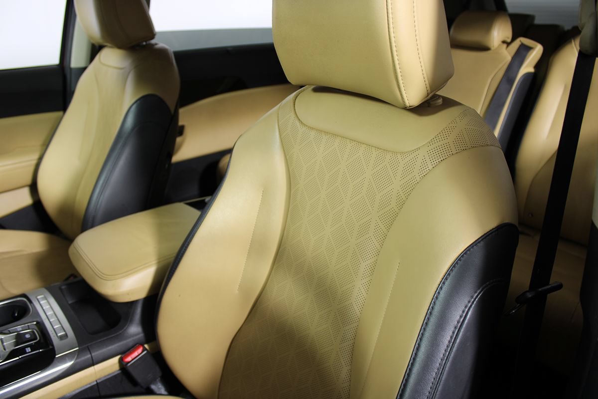 Used 2022 Kia Carnival EX FWD image 7