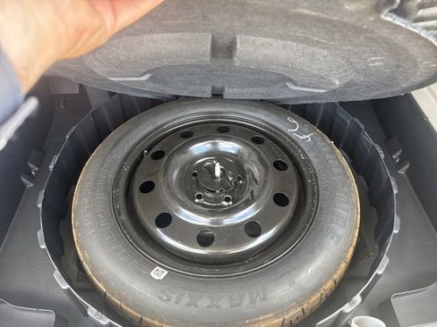 Used 2013 Lincoln MKX FWD image 22