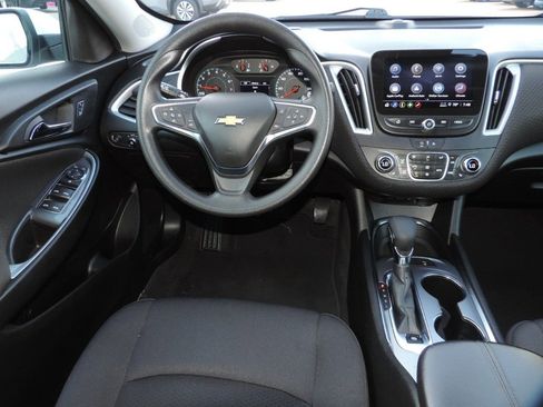 Used 2024 Chevrolet Malibu LT image 21