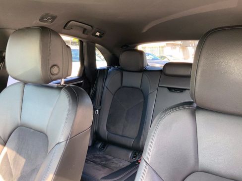 Used 2019 Porsche Macan AWD/4WD image 17